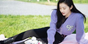 Jing Tian is really sweet and pretty (the avocado green sweatshirt and jeans look so fresh and elegant)