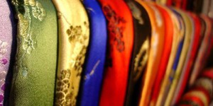 What are the advantages of brocade fabric (what are the fabrics of cheongsam)