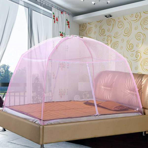 Installation of yurt mosquito nets