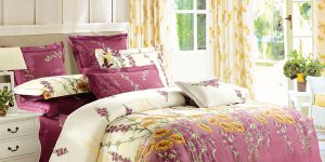 What is included in the four-piece home textile set