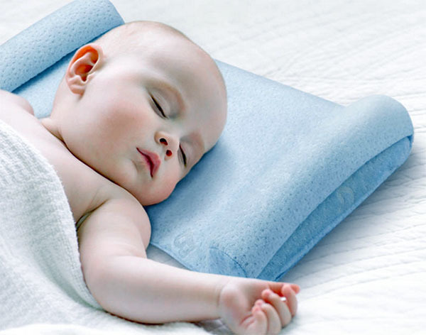 When to use pillows for infants and young children