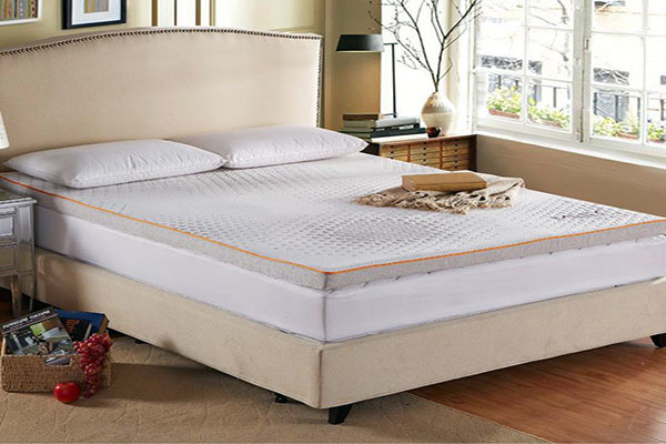 Methods for removing formaldehyde from mattresses