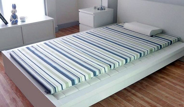 What types of thin mattresses are there