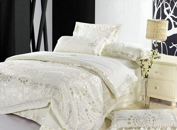 Silk bedding