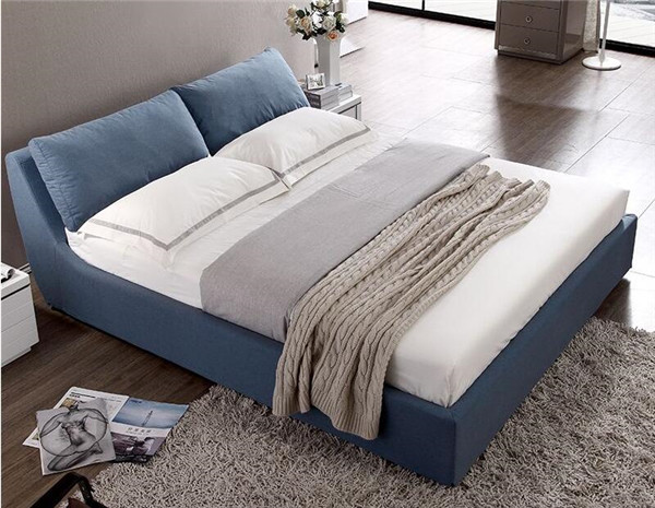 What are the common features of fabric beds