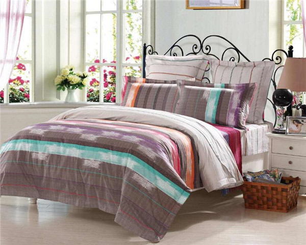 What are the common advantages of Mercury home textile four-piece set