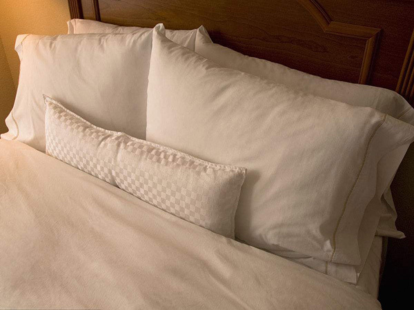 What should you pay attention to when buying pillows