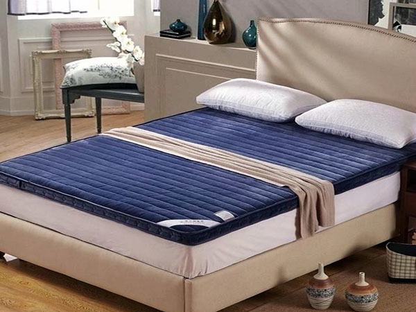 What are the functions of Ula straw mattresses