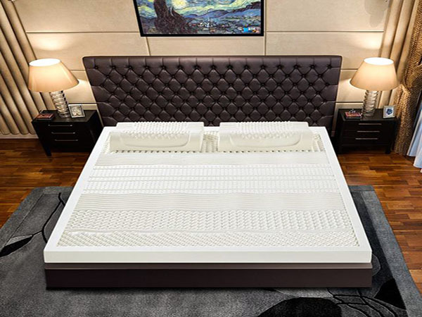 What are the advantages and disadvantages of latex mattresses