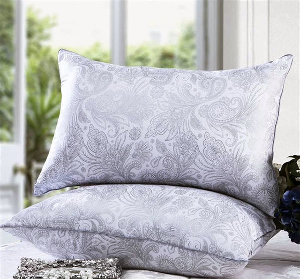 What are the key points for cleaning pillows