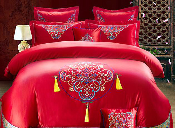 Four-piece bed set