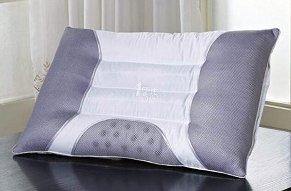 Magnetic therapy pillow