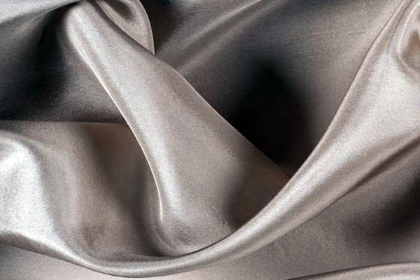 How to identify real silk