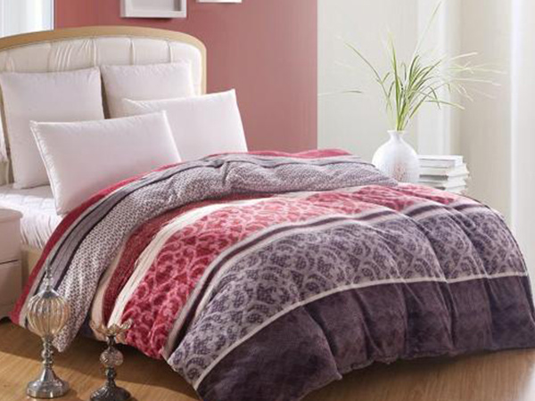 Is the coral velvet quilt cover good for the body?