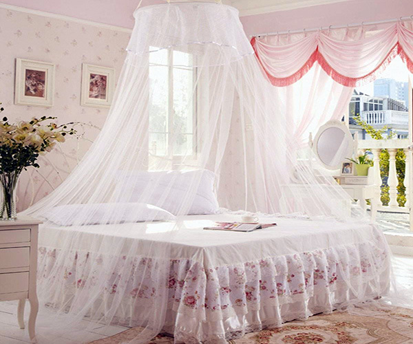   Ceiling mosquito net