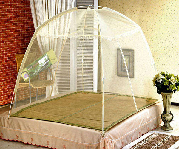 How to place a mattress in a yurt mosquito net