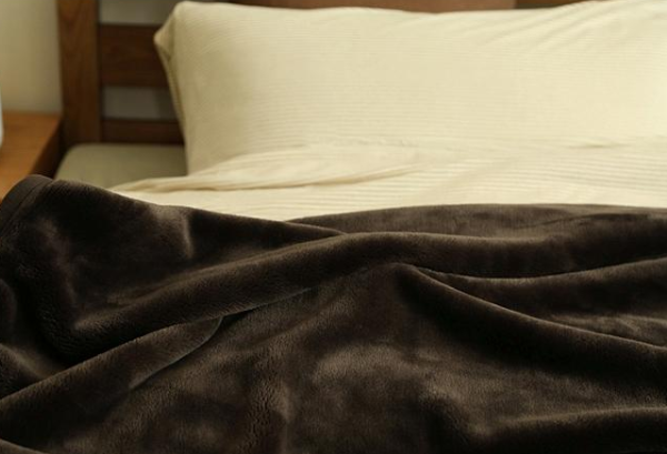 What color bed sheets should I use in winter?