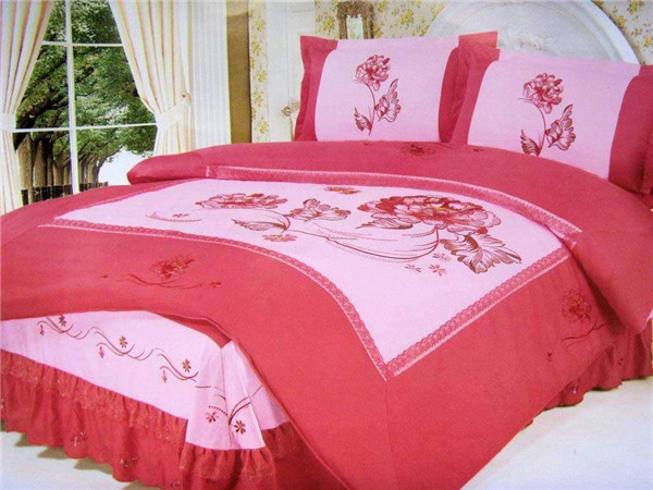 What color is good for bed sheets and quilt covers